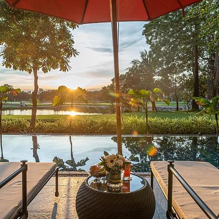 Summit Windmill Golf Suite Hotel At Suvarnabhumi Bangkok Exteriér fotografie View of the golf course from the clubhouse