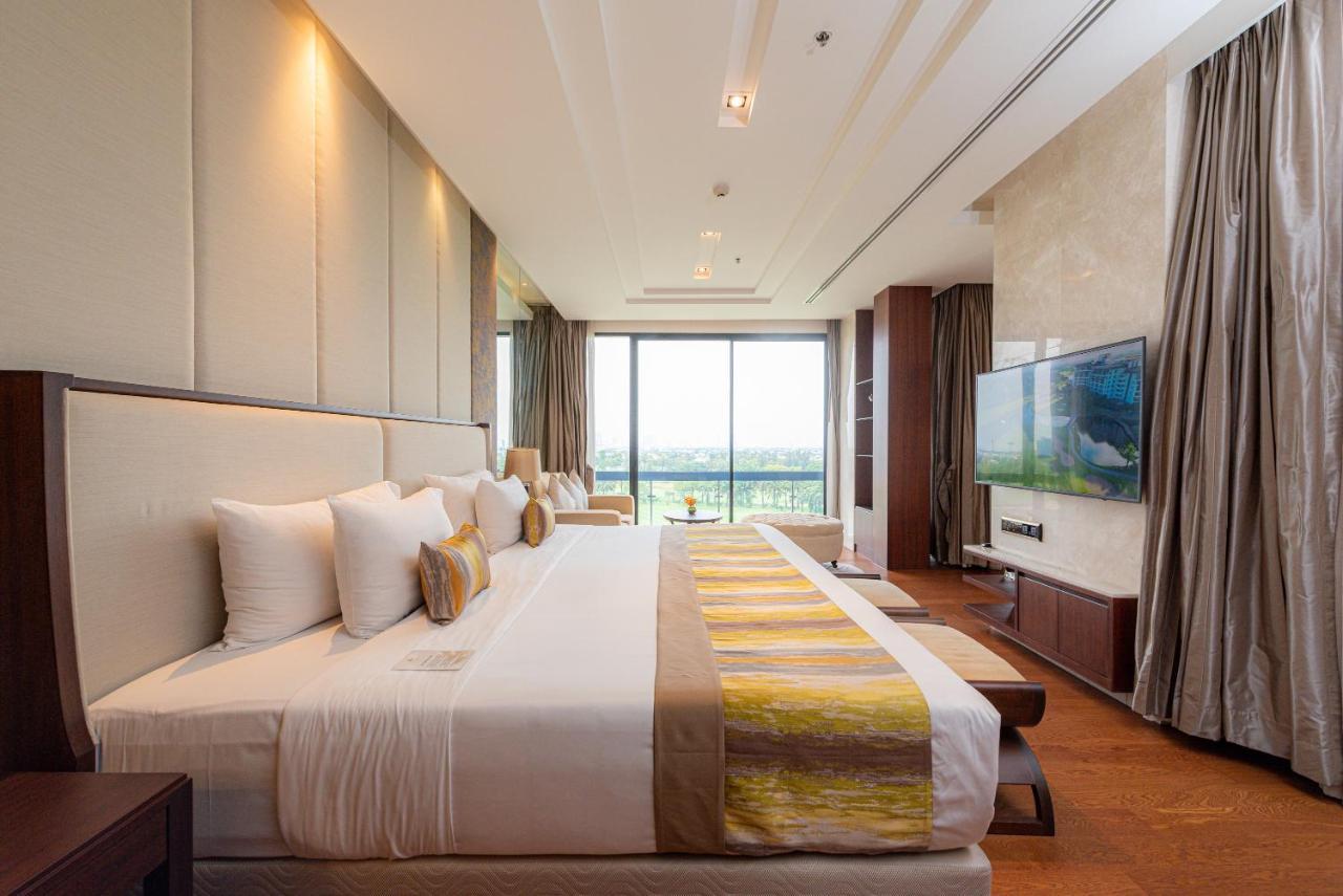 Summit Windmill Golf Suite Hotel At Suvarnabhumi Bangkok Exteriér fotografie A bedroom at the hotel