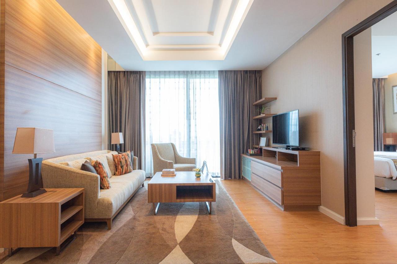Summit Windmill Golf Suite Hotel At Suvarnabhumi Bangkok Exteriér fotografie A living room in a condominium