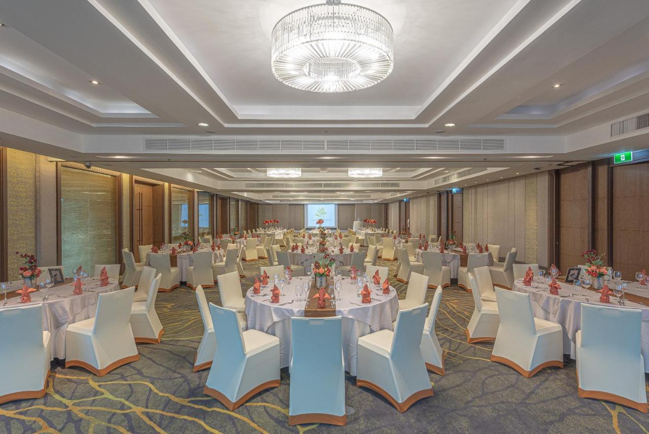 Summit Windmill Golf Suite Hotel At Suvarnabhumi Bangkok Exteriér fotografie The Grand Ballroom