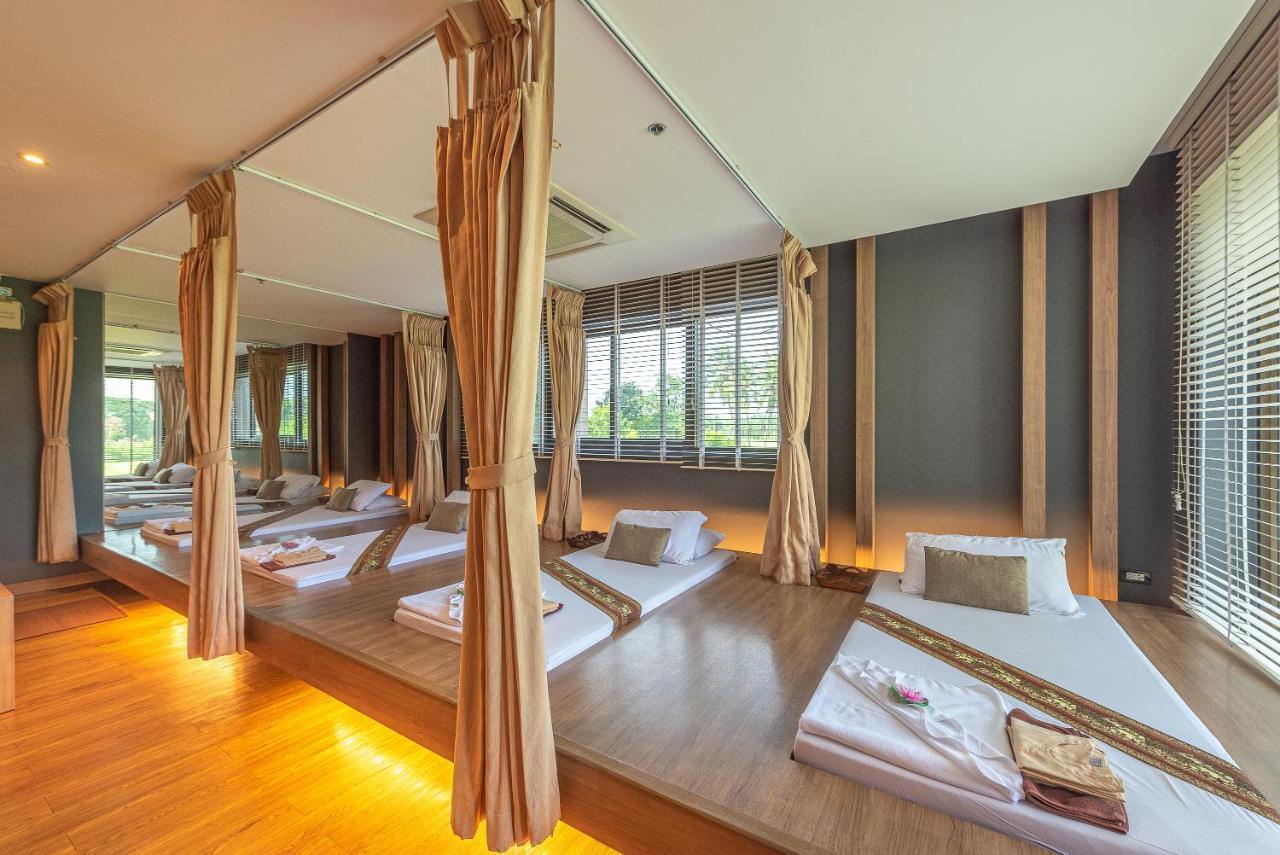 Summit Windmill Golf Suite Hotel At Suvarnabhumi Bangkok Exteriér fotografie Thai massage beds