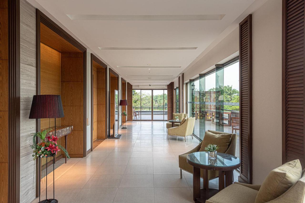 Summit Windmill Golf Suite Hotel At Suvarnabhumi Bangkok Exteriér fotografie The interior of the hotel