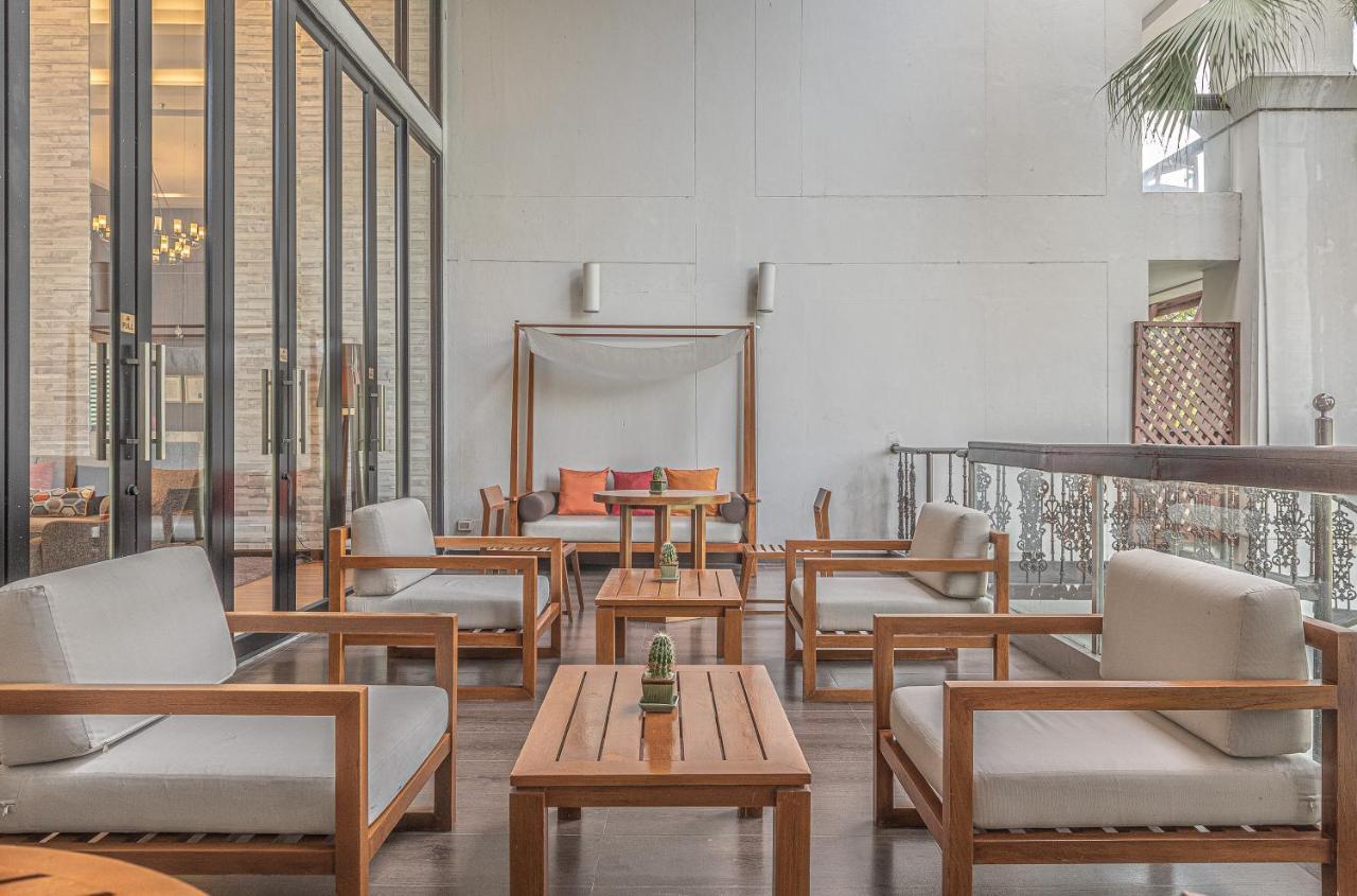 Summit Windmill Golf Suite Hotel At Suvarnabhumi Bangkok Exteriér fotografie The hotel's lobby